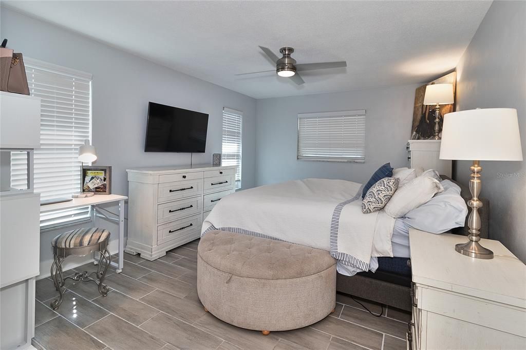 待售: $685,000 (2 贝兹, 2 浴室, 1344 平方英尺)