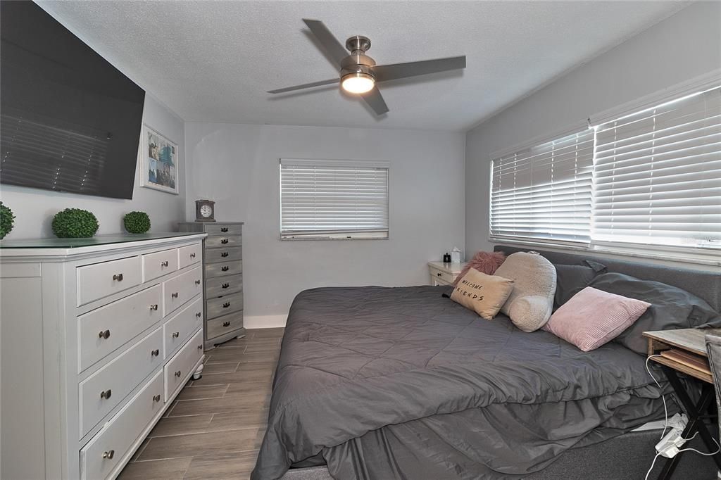 待售: $685,000 (2 贝兹, 2 浴室, 1344 平方英尺)