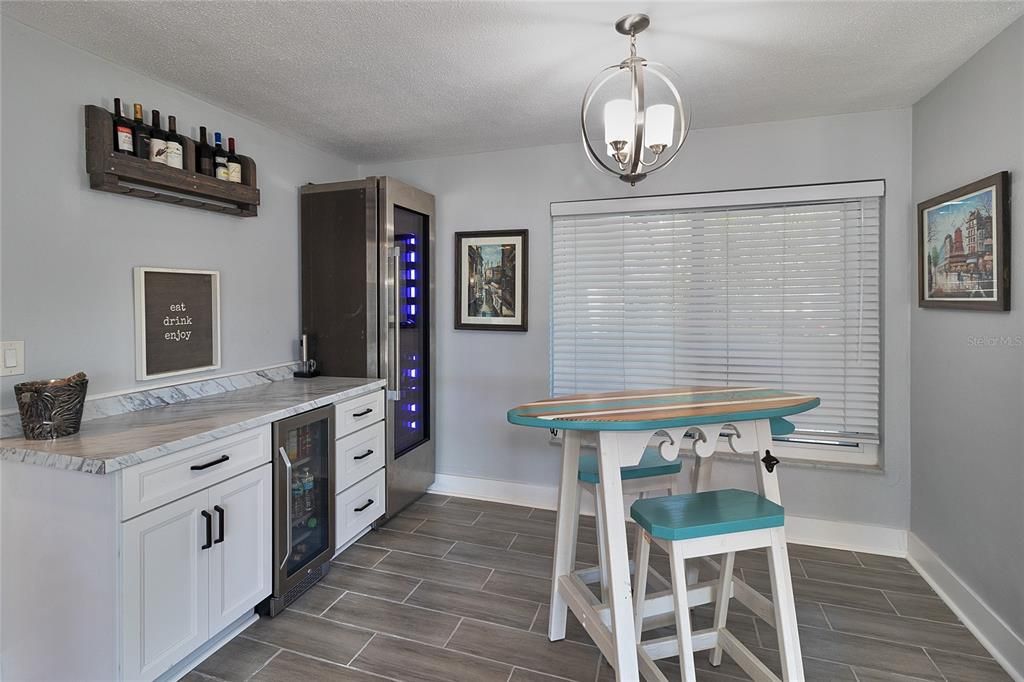 待售: $685,000 (2 贝兹, 2 浴室, 1344 平方英尺)