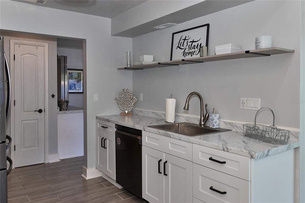 待售: $685,000 (2 贝兹, 2 浴室, 1344 平方英尺)