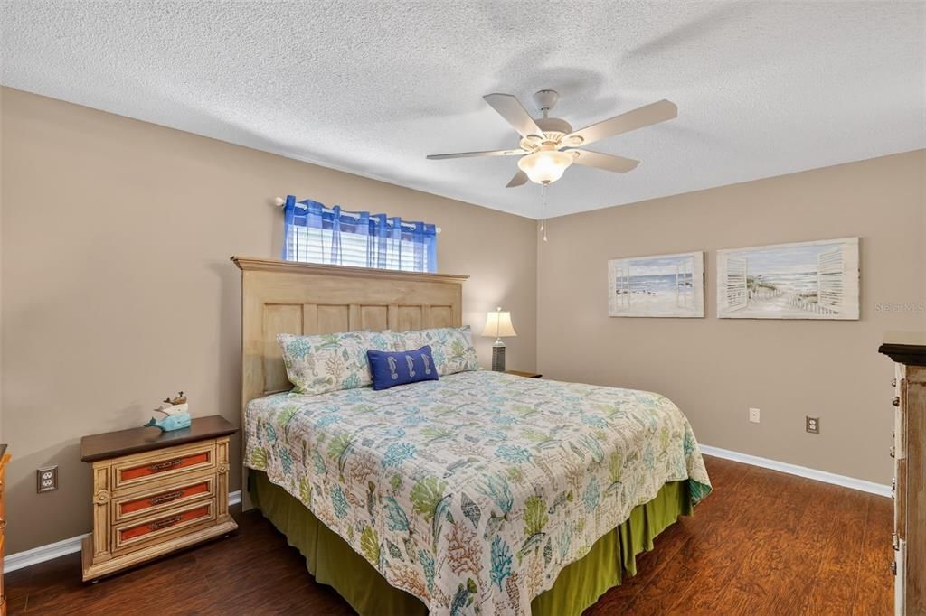 En Venta: $260,000 (2 camas, 2 baños, 1596 Pies cuadrados)