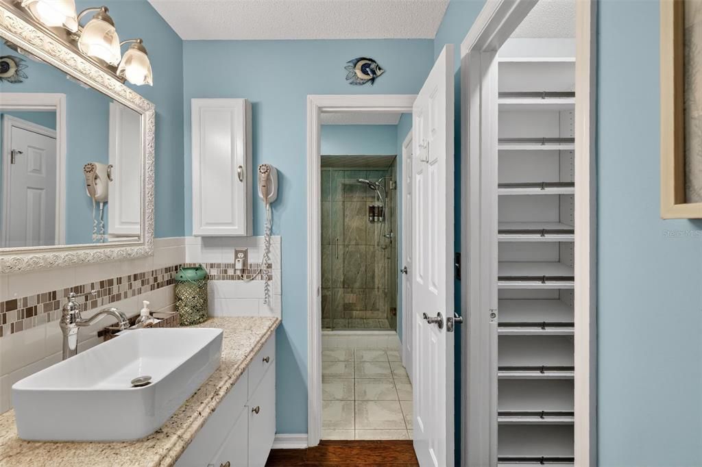 En Venta: $260,000 (2 camas, 2 baños, 1596 Pies cuadrados)