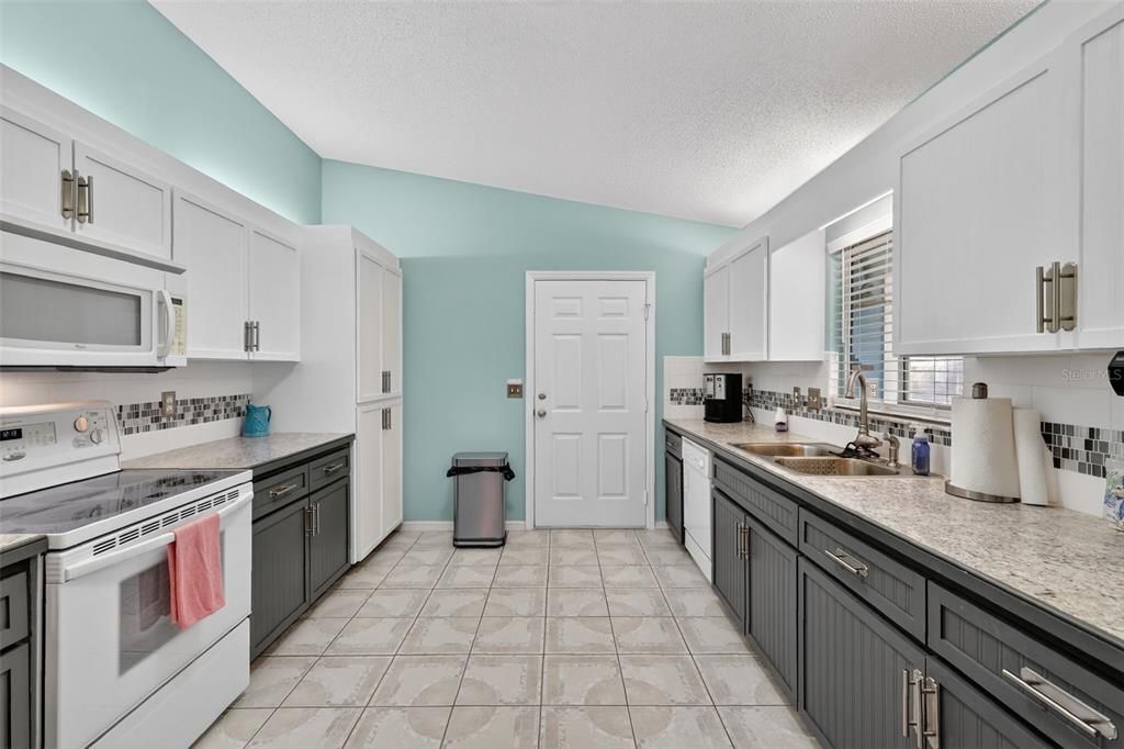 En Venta: $260,000 (2 camas, 2 baños, 1596 Pies cuadrados)