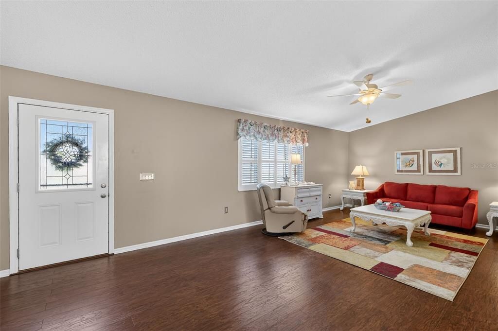 En Venta: $260,000 (2 camas, 2 baños, 1596 Pies cuadrados)