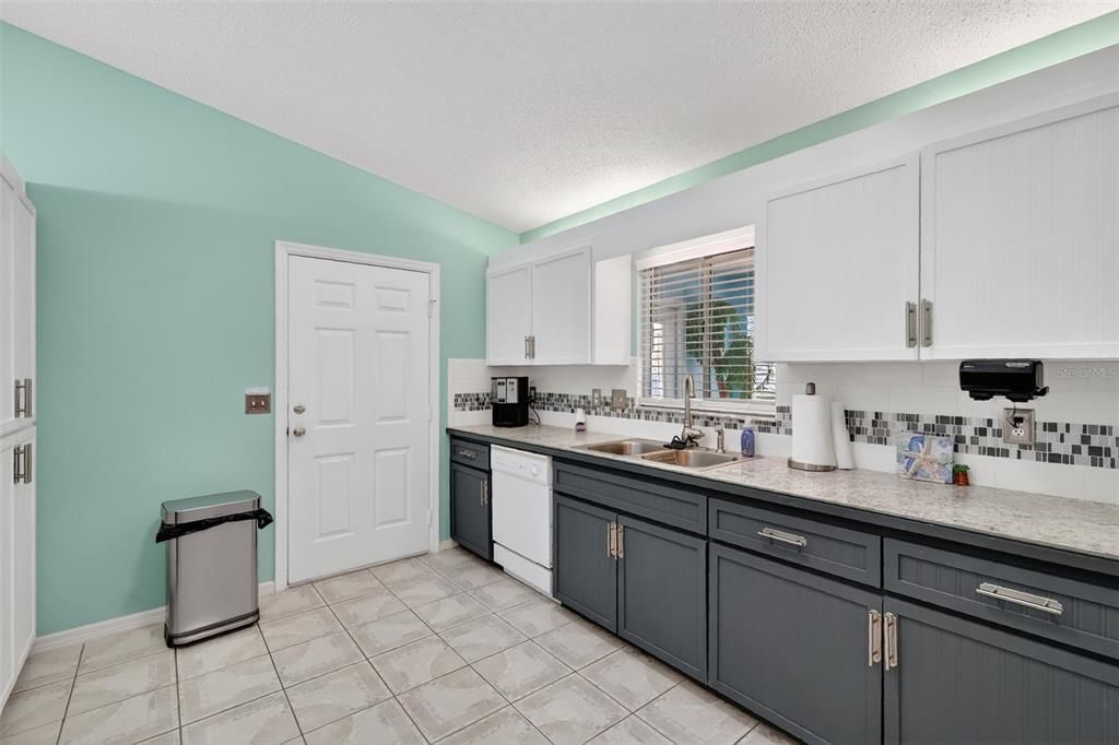 En Venta: $260,000 (2 camas, 2 baños, 1596 Pies cuadrados)