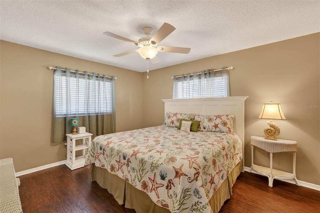 En Venta: $260,000 (2 camas, 2 baños, 1596 Pies cuadrados)