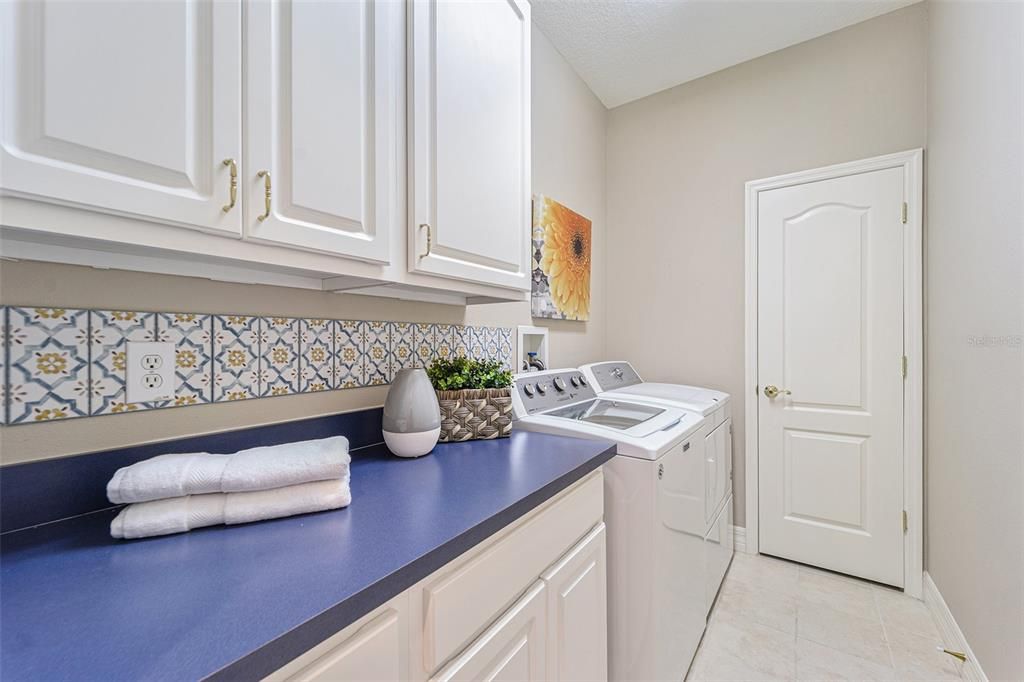 For Sale: $750,000 (4 beds, 2 baths, 2575 Square Feet)