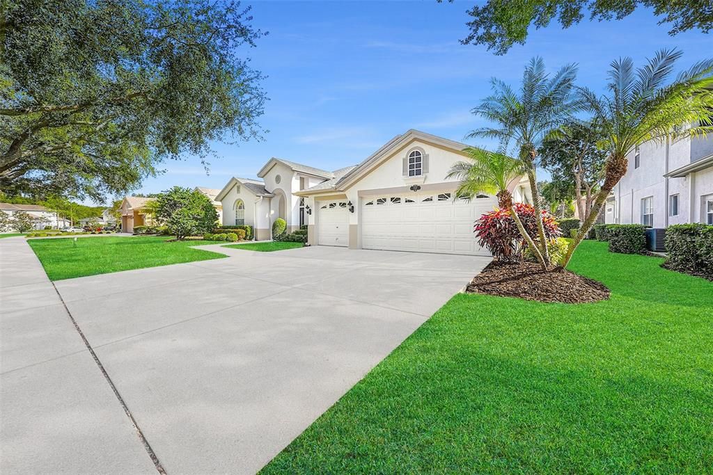 For Sale: $750,000 (4 beds, 2 baths, 2575 Square Feet)