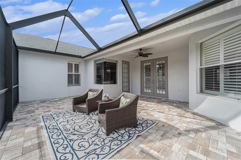 For Sale: $750,000 (4 beds, 2 baths, 2575 Square Feet)