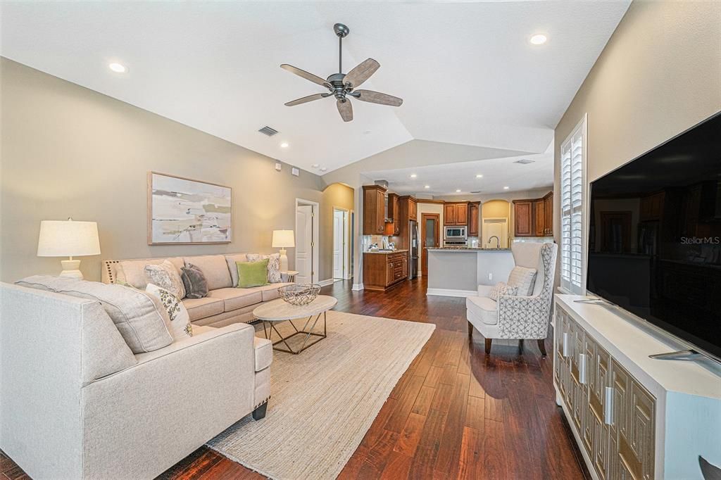 For Sale: $750,000 (4 beds, 2 baths, 2575 Square Feet)