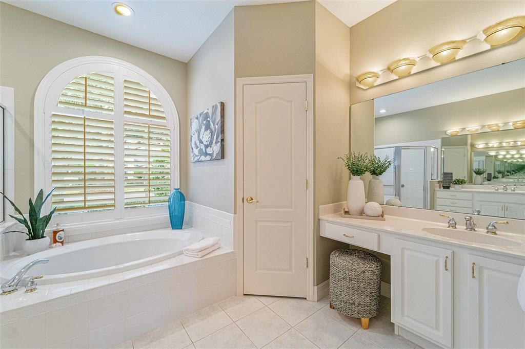 For Sale: $750,000 (4 beds, 2 baths, 2575 Square Feet)