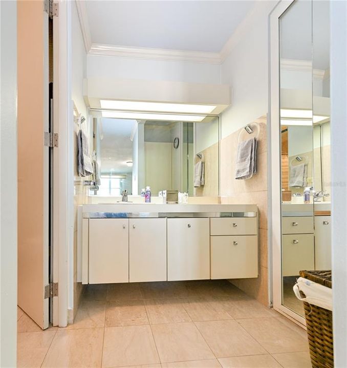 На продажу: $685,000 (2 спален, 1 ванн, 0 Квадратных фут)