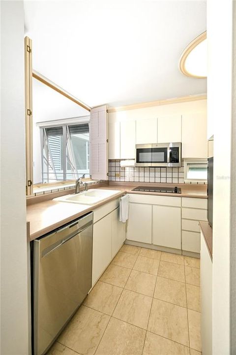 На продажу: $685,000 (2 спален, 1 ванн, 0 Квадратных фут)