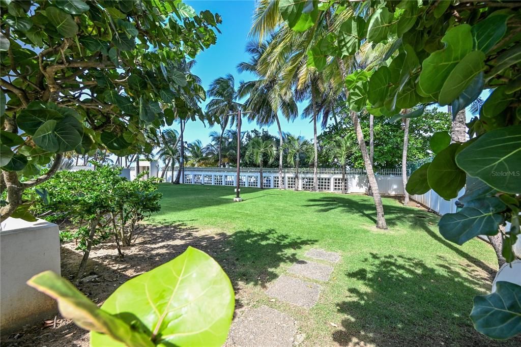 На продажу: $685,000 (2 спален, 1 ванн, 0 Квадратных фут)