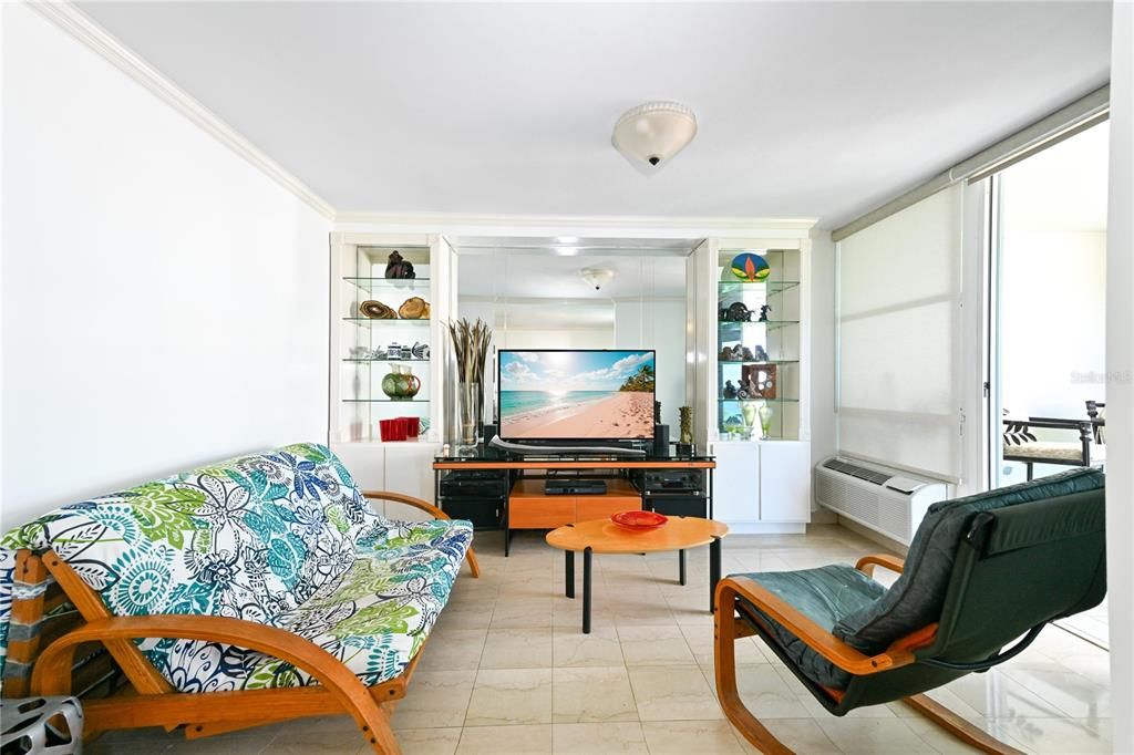 На продажу: $685,000 (2 спален, 1 ванн, 0 Квадратных фут)