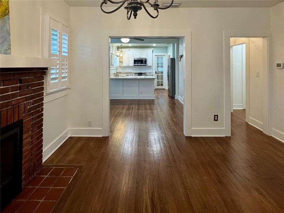 В аренду: $2,400 (2 спален, 2 ванн, 1432 Квадратных фут)