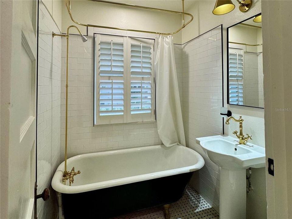 В аренду: $2,400 (2 спален, 2 ванн, 1432 Квадратных фут)