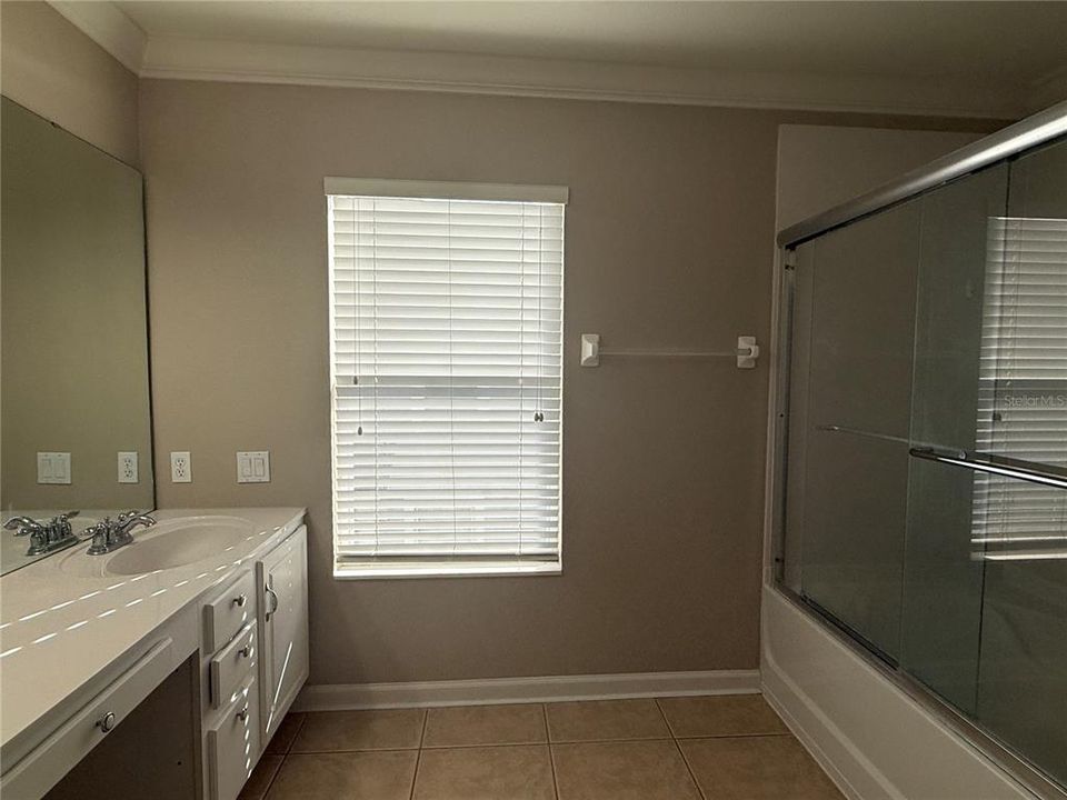 En Renta: $2,300 (3 camas, 2 baños, 1720 Pies cuadrados)