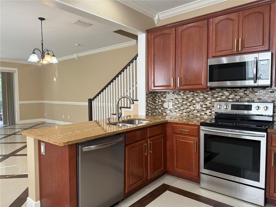 En Renta: $2,300 (3 camas, 2 baños, 1720 Pies cuadrados)