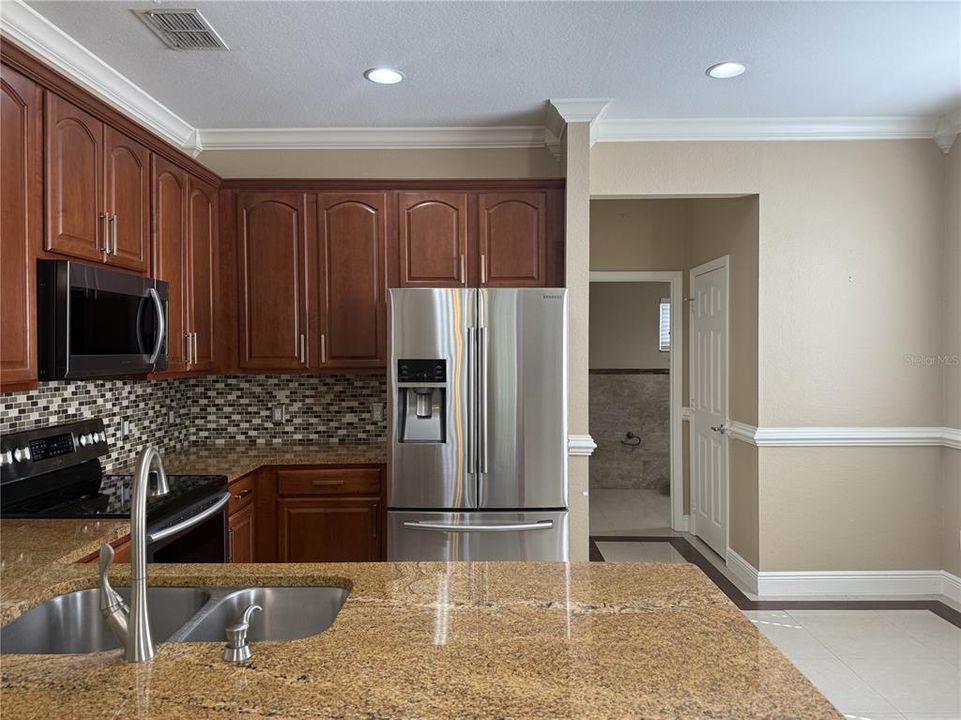 En Renta: $2,300 (3 camas, 2 baños, 1720 Pies cuadrados)