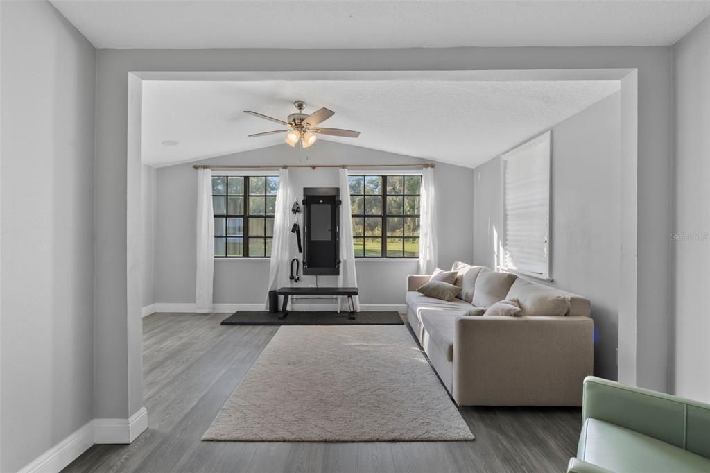 На продажу: $399,900 (3 спален, 3 ванн, 2089 Квадратных фут)