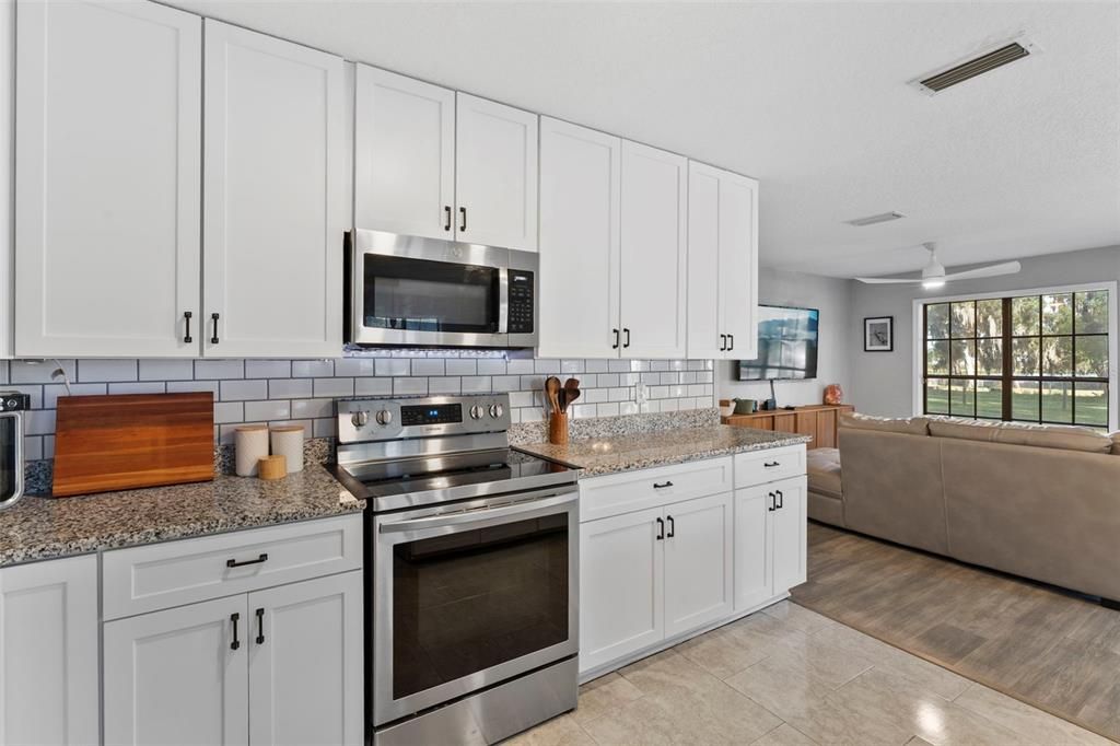 На продажу: $399,900 (3 спален, 3 ванн, 2089 Квадратных фут)