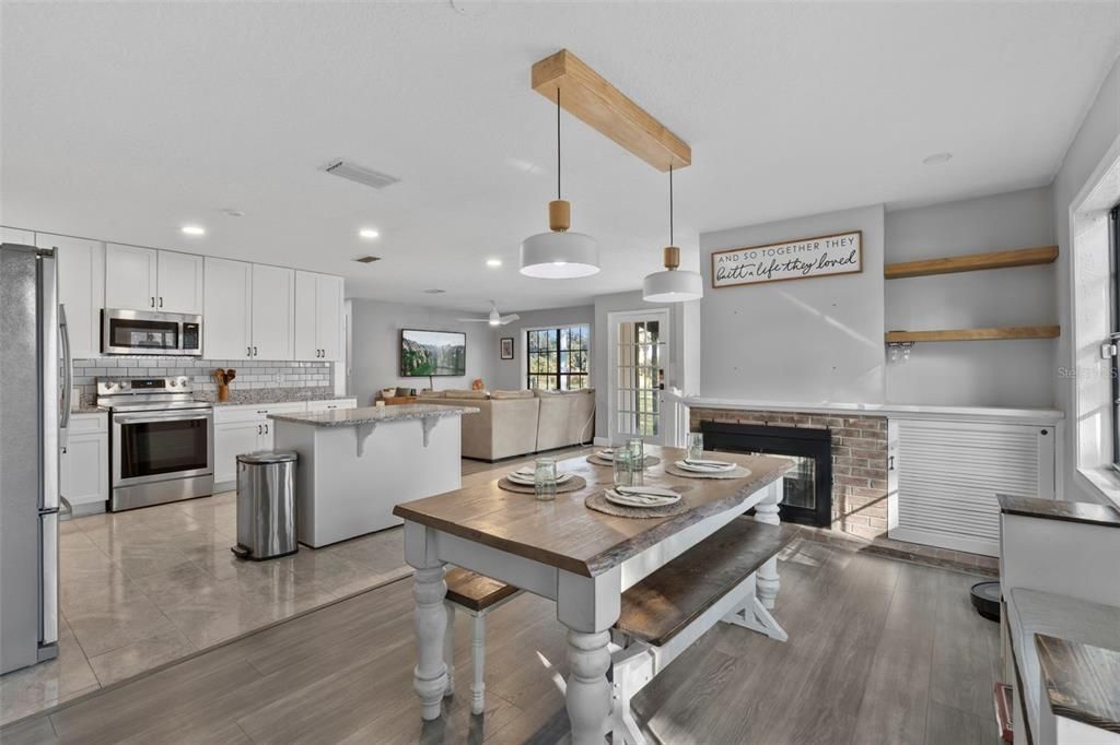 На продажу: $399,900 (3 спален, 3 ванн, 2089 Квадратных фут)