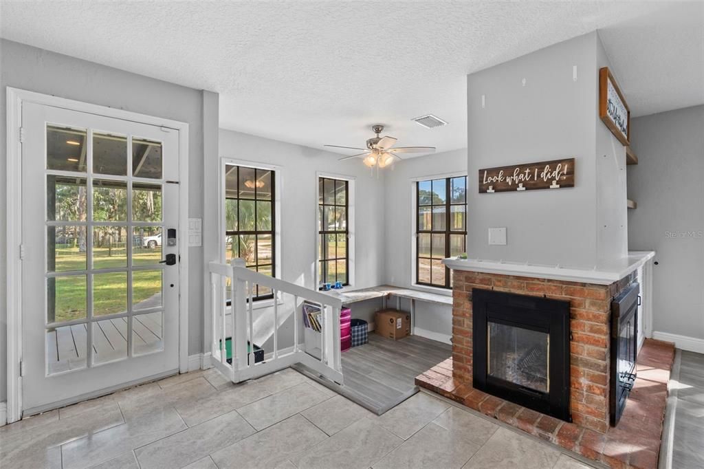 На продажу: $399,900 (3 спален, 3 ванн, 2089 Квадратных фут)