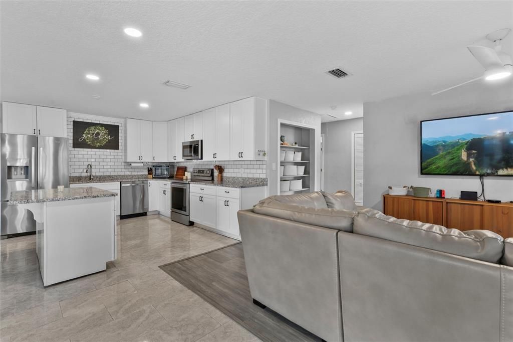 На продажу: $399,900 (3 спален, 3 ванн, 2089 Квадратных фут)