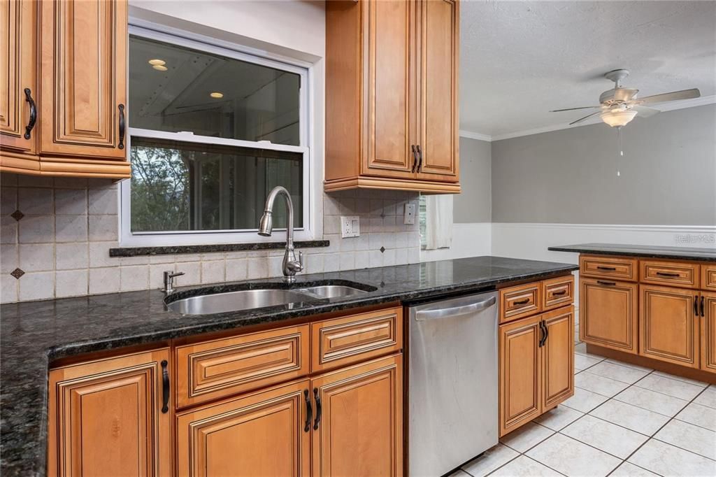 For Rent: $2,250 (3 beds, 2 baths, 1484 Square Feet)