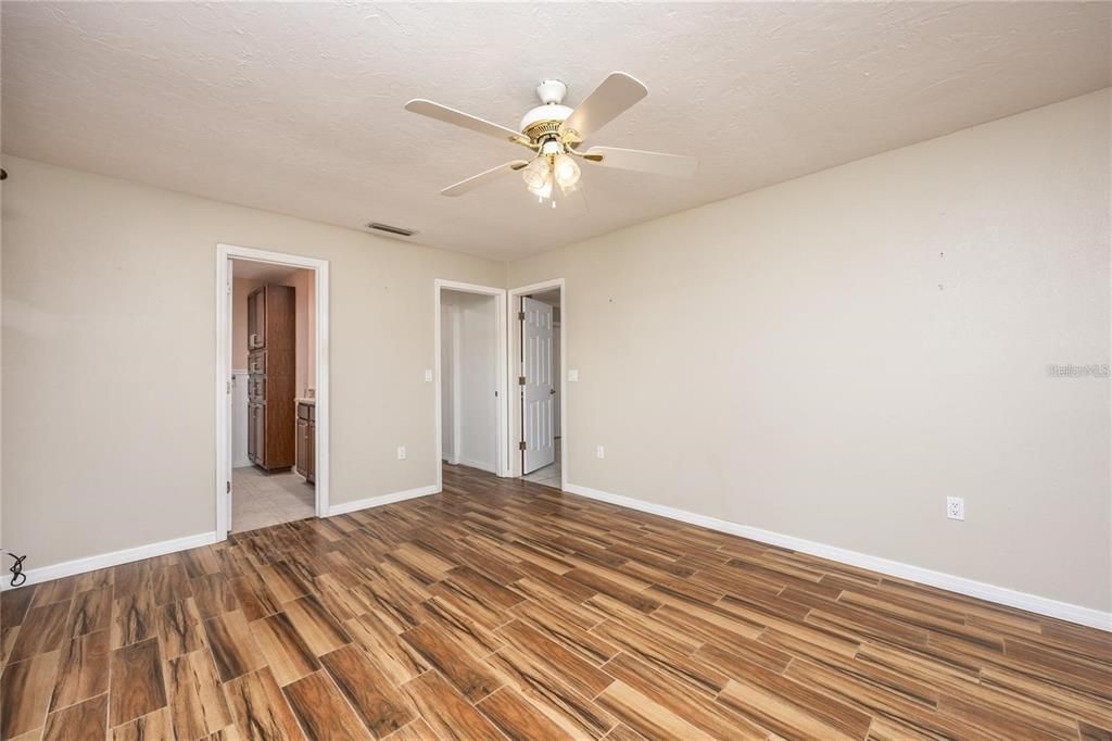 For Rent: $2,250 (3 beds, 2 baths, 1484 Square Feet)