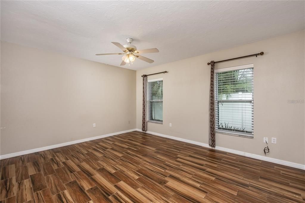 For Rent: $2,250 (3 beds, 2 baths, 1484 Square Feet)