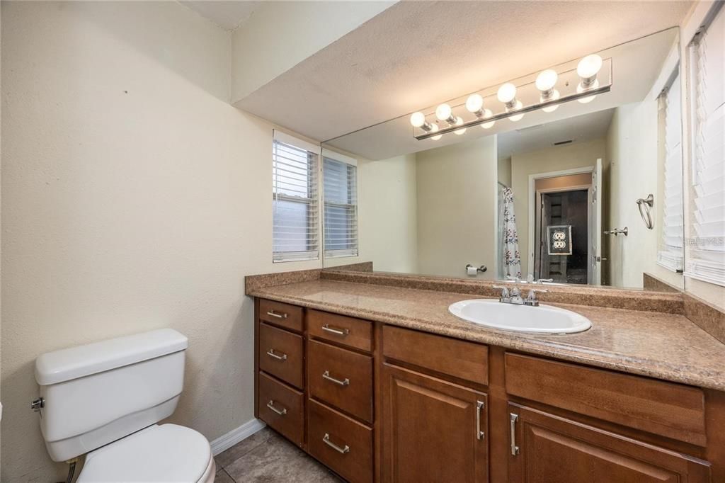 For Rent: $2,250 (3 beds, 2 baths, 1484 Square Feet)