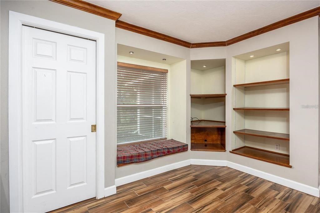 For Rent: $2,250 (3 beds, 2 baths, 1484 Square Feet)