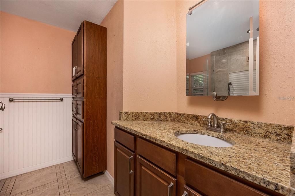 For Rent: $2,250 (3 beds, 2 baths, 1484 Square Feet)