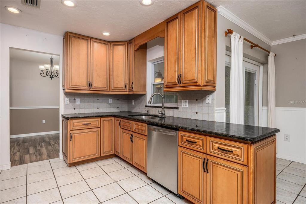 For Rent: $2,250 (3 beds, 2 baths, 1484 Square Feet)