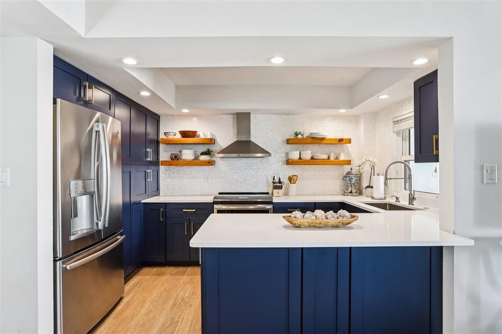 На продажу: $1,225,000 (3 спален, 2 ванн, 1345 Квадратных фут)