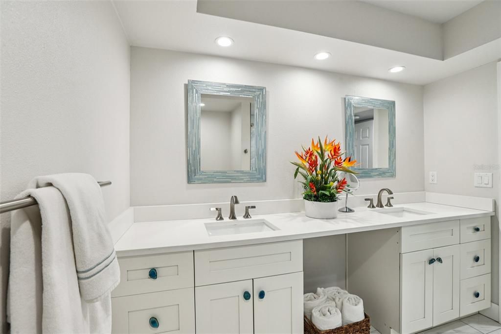 На продажу: $1,225,000 (3 спален, 2 ванн, 1345 Квадратных фут)