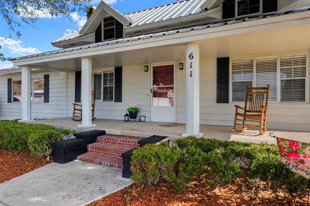 For Sale: $320,000 (3 beds, 1 baths, 1807 Square Feet)