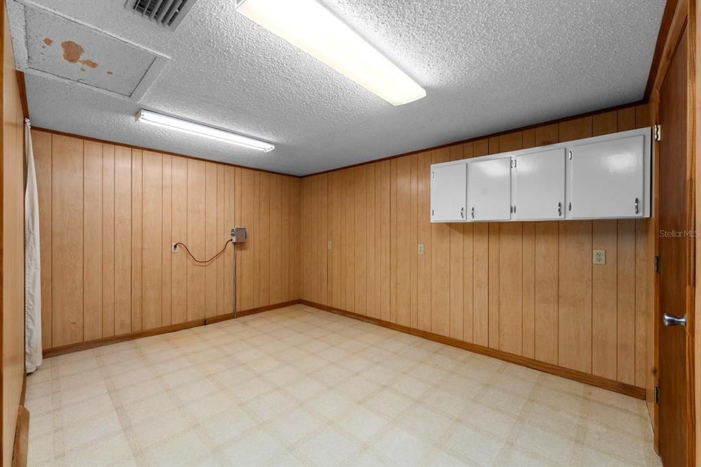 For Sale: $320,000 (3 beds, 1 baths, 1807 Square Feet)