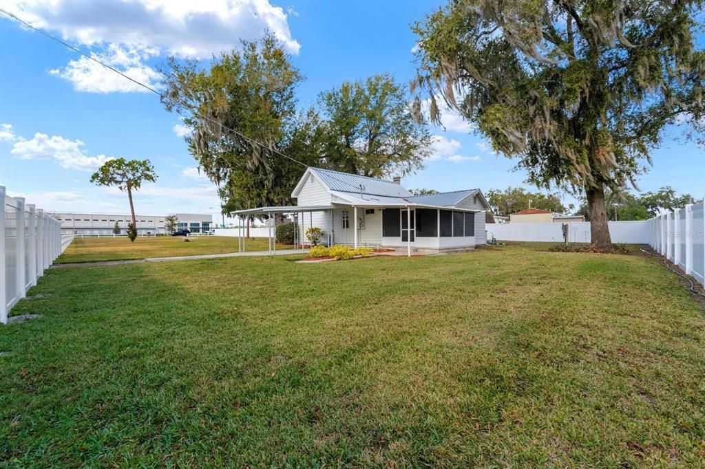 For Sale: $320,000 (3 beds, 1 baths, 1807 Square Feet)