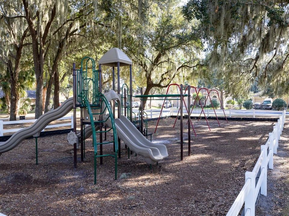 For Sale: $395,000 (3 beds, 2 baths, 2124 Square Feet)