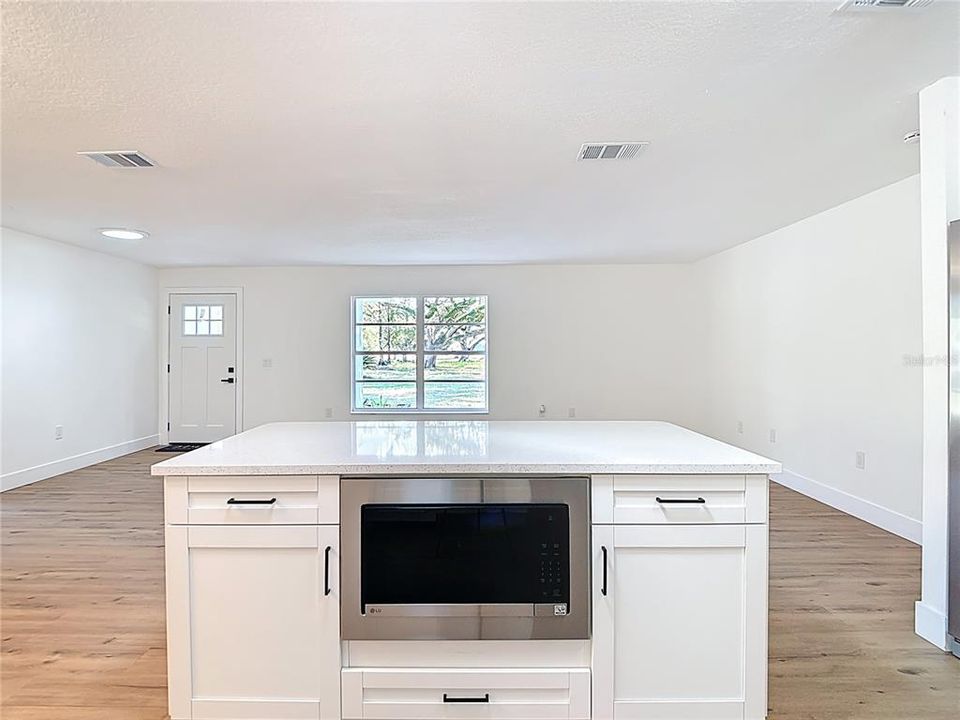 For Sale: $369,900 (3 beds, 2 baths, 1512 Square Feet)