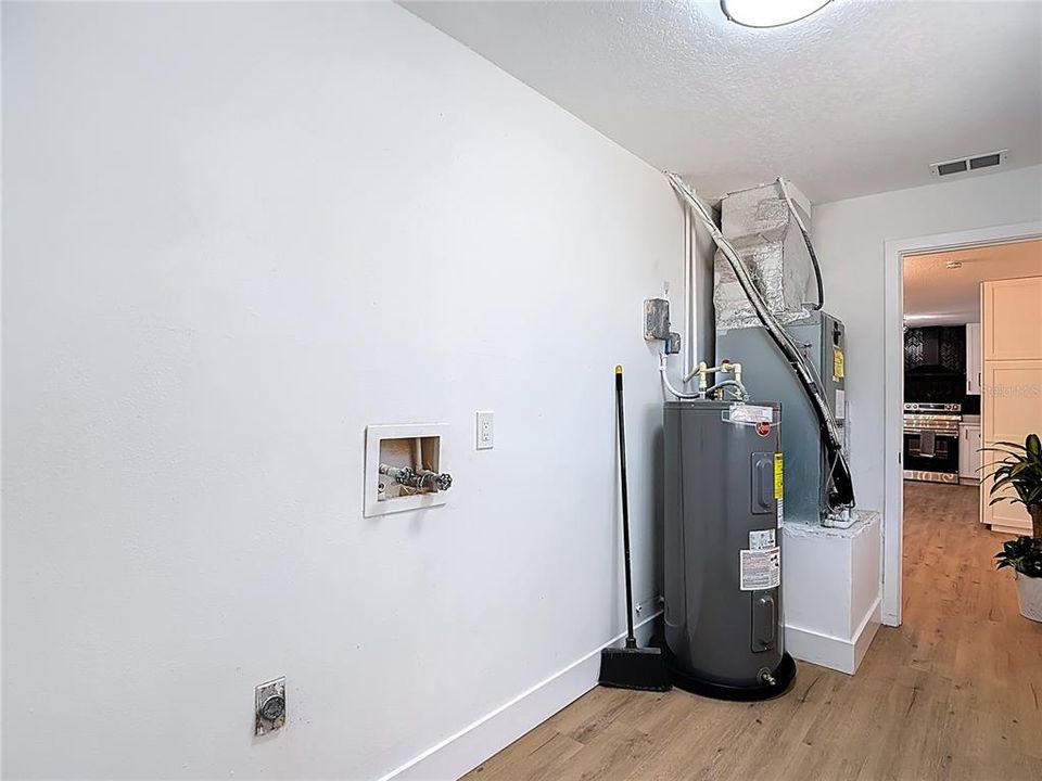 For Sale: $369,900 (3 beds, 2 baths, 1512 Square Feet)