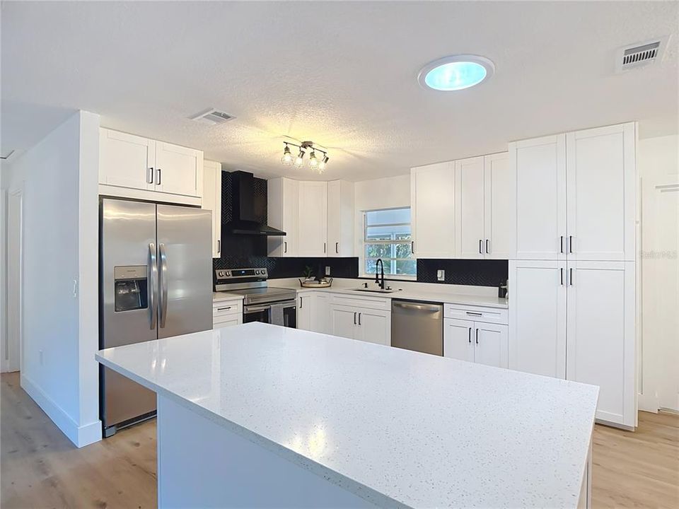 For Sale: $369,900 (3 beds, 2 baths, 1512 Square Feet)