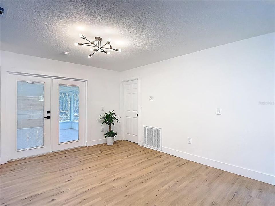 For Sale: $369,900 (3 beds, 2 baths, 1512 Square Feet)