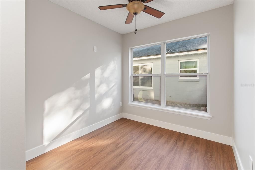 For Sale: $349,900 (3 beds, 2 baths, 1406 Square Feet)
