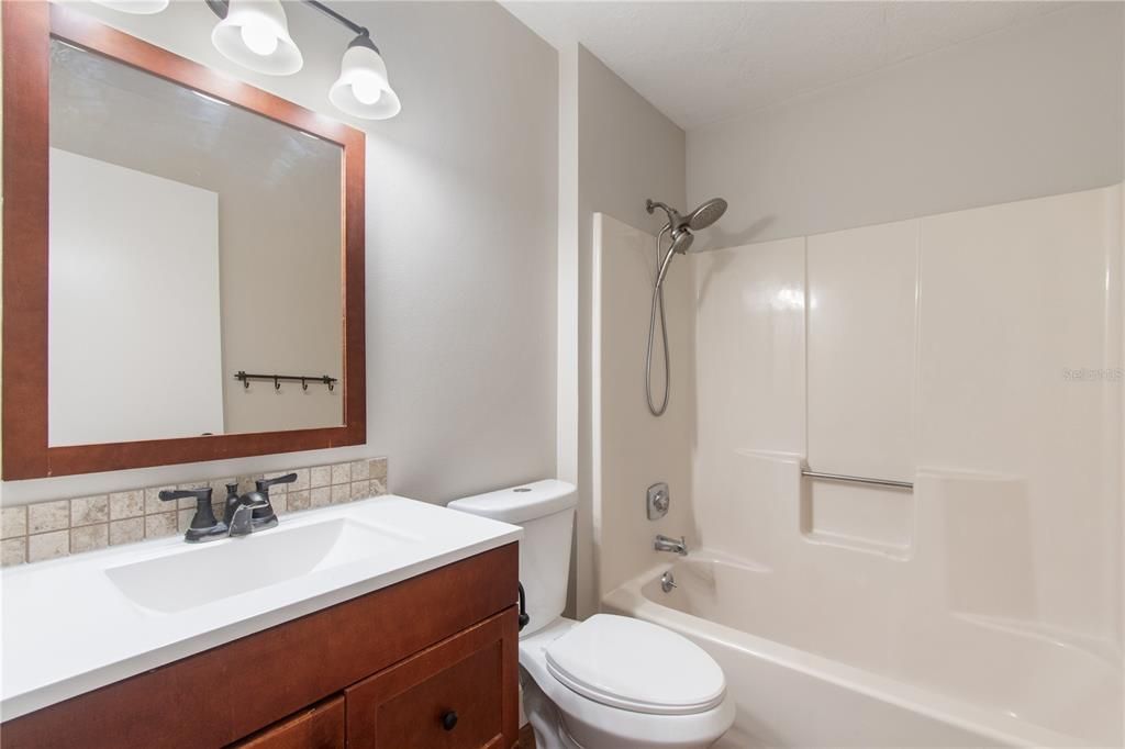 For Sale: $349,900 (3 beds, 2 baths, 1406 Square Feet)