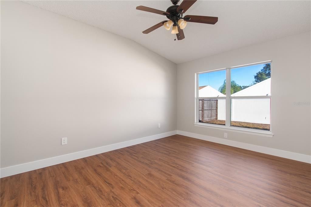 For Sale: $349,900 (3 beds, 2 baths, 1406 Square Feet)