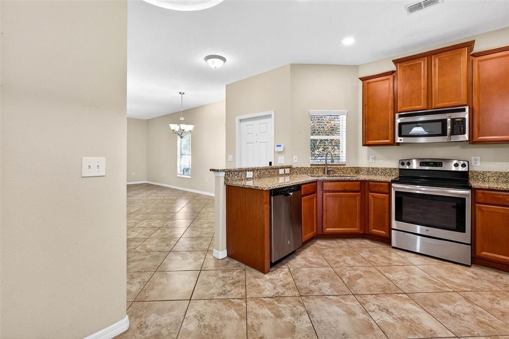 В аренду: $2,200 (4 спален, 3 ванн, 1612 Квадратных фут)